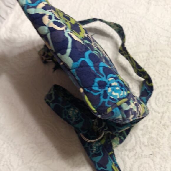 Vera Bradley Crossbody Purse Blue with Green Silver Tone Hardware - Picture 10 of 14
